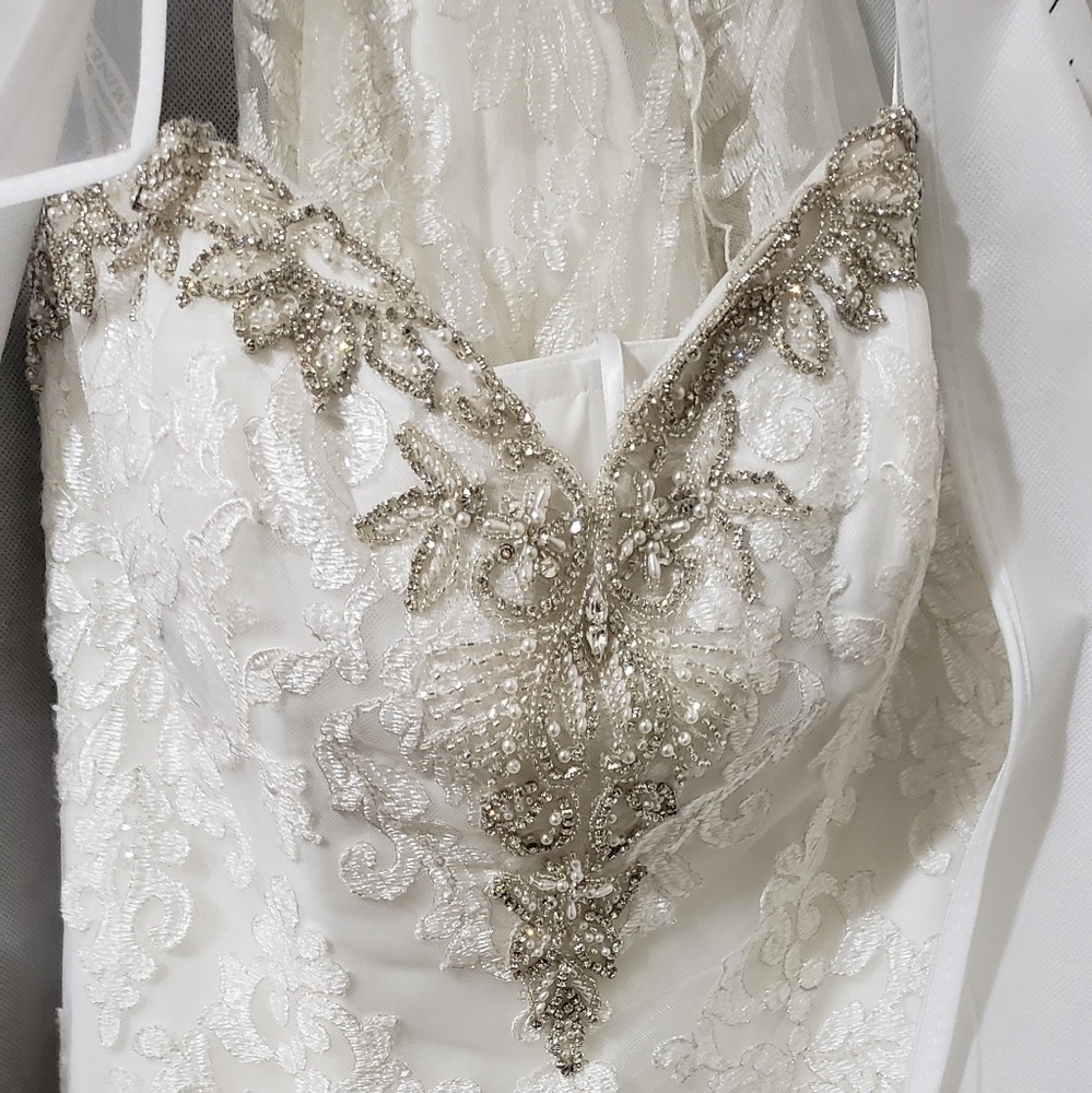 Wedding dress (New)